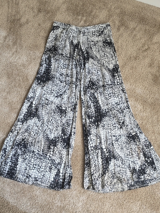 Pants - Wide Leg Printed Palazzo Pants - Black & White - Small
